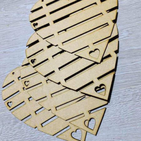 Slatted Heart 20cm