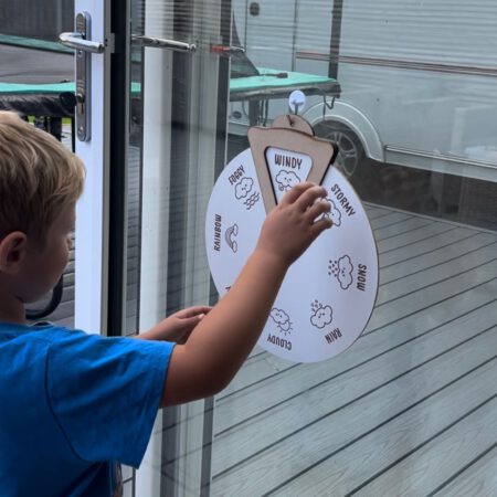 Hanging spinner