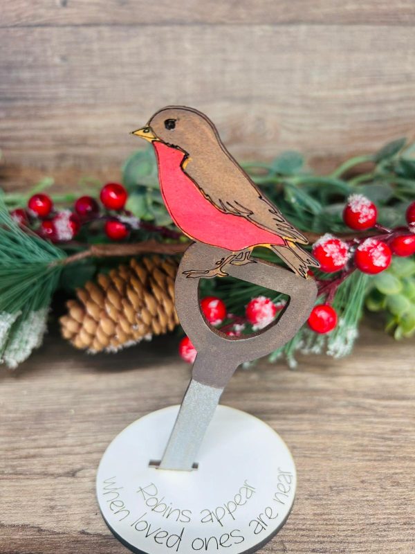 Robin on a Spade - Image 2